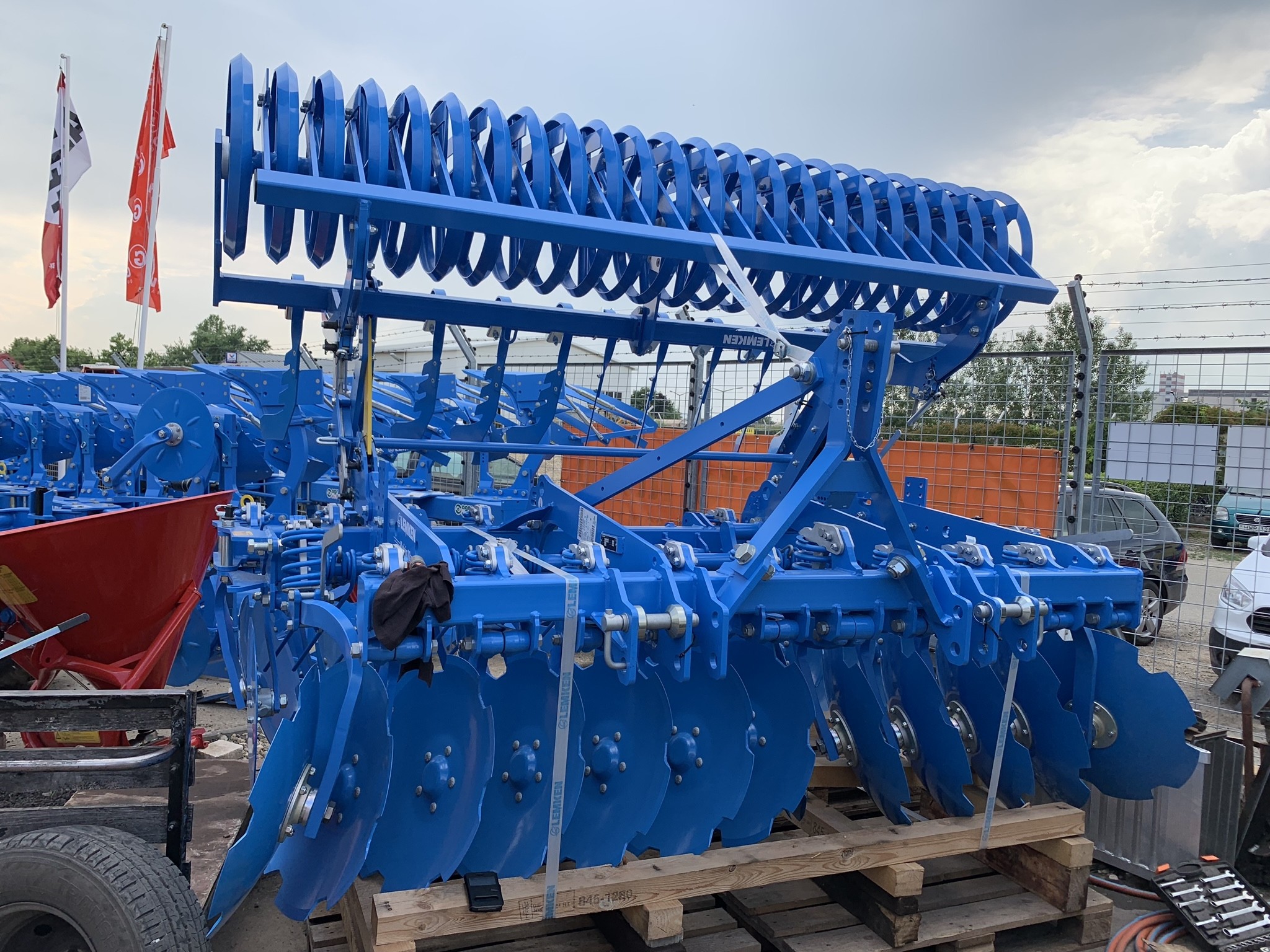 RUBIN 10/300U rövidtárcsás borona, DuraMaxx tárcsalevél, MSW D=600mm ékgyűrűs henger, cat.3,